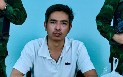 Bắt quả tang đối tượng vận chuyển 80.000 USD qua biên giới