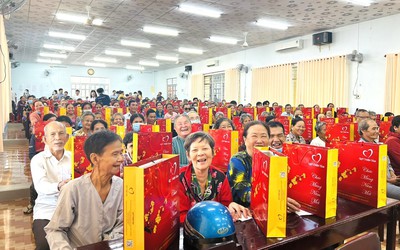 Quỹ Thiện Tâm đón nhận Huân chương Lao động hạng Nhất của Chủ tịch nước