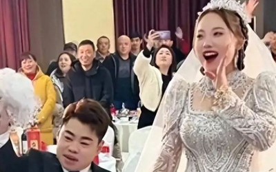 Chàng trai cao 1m28 cưới vợ cao 1m7, choáng với quà cưới giá trị "khủng"