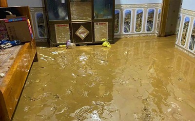 Nghệ An lũ quét ập về xã nằm lòng thuỷ điện bản Vẽ