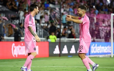 Messi tỏa sáng sau chấn thương