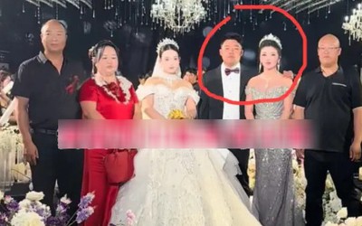 Xuất hiện tại đám cưới con trai, mẹ chú rể diện chiếc váy khiến ai nấy ngán ngẩm