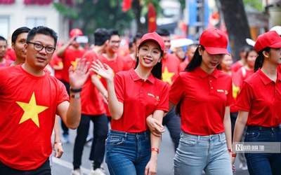 Sắc đỏ sao vàng hòa chung nhịp đập