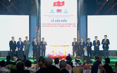 Lễ đón mừng dòng dầu đầu tiên từ dự án phát triển mỏ Kình Ngư Trắng - Kình Ngư Trắng Nam