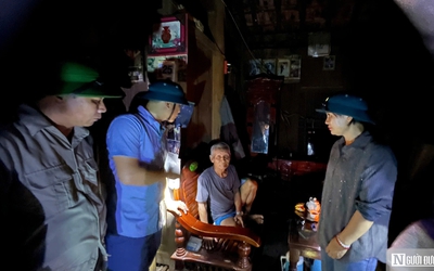 Nghệ An di dời khẩn cấp người dân xã biên giới trong đêm