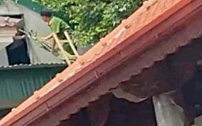 Bản tin 29/8: Leo lên mái nhà hàng xóm, người đàn ông tử vong