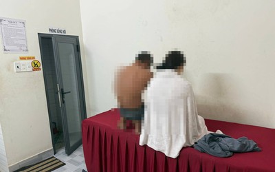 Bắt quả tang nữ nhân viên bán dâm cho khách tại cơ sở massage