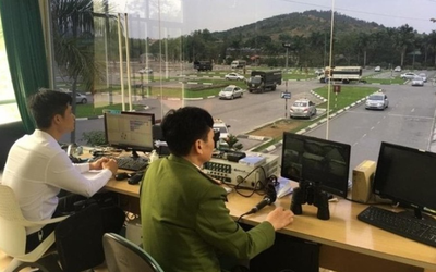 Vì sao hàng ngàn người đã đỗ kỳ thi sát hạch lái xe vẫn chưa được cấp bằng lái?
