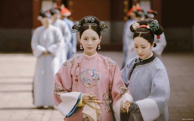 Lý do phi tần nhà Thanh đi lại trong cung đều có cung nữ đỡ tay