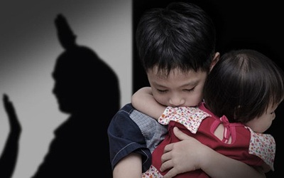 Những đứa trẻ bị “bỏ rơi”