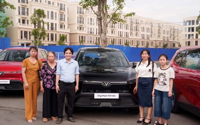 Khách hàng Lào Cai mua MPV điện Limo Green: “Tiết kiệm, chạy đèo vẫn bốc, tiềm năng trở thành MPV quốc dân”