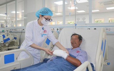 Chủ quan với vết xước nhỏ, người đàn ông 65 tuổi suy đa tạng, nguy kịch