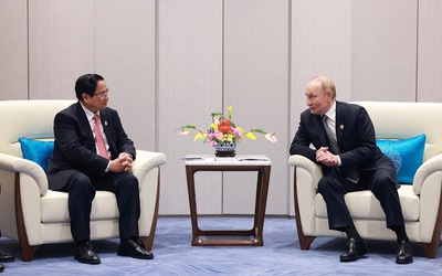 Thủ tướng Phạm Minh Chính gặp gỡ Tổng thống Nga Vladimir Putin
