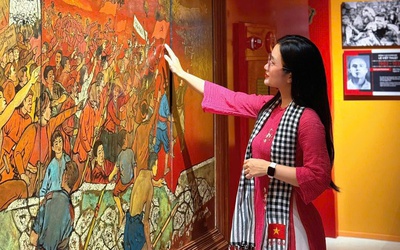 Nữ thuyết minh kết nối lịch sử với triệu trái tim tại bảo tàng Xô viết Nghệ Tĩnh