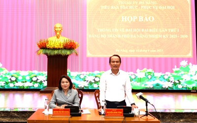 Đại hội Đảng bộ Đà Nẵng lần thứ nhất không nhận hoa chúc mừng