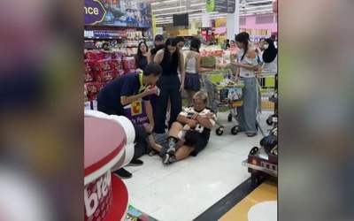 Người đàn ông tung đòn kẹp cổ, hạ gục tên trộm ở siêu thị