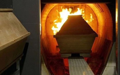 Người phụ nữ 52 tuổi được cho là đã chết, gia đình đưa đi hoả táng thì điều "lạ" xảy ra