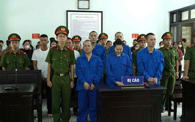"Mở tiệc" ma túy trong quán karaoke, 7 bị cáo nhận kết đắng