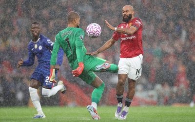 Thủ môn Chelsea lên tiếng sau khi bị đuổi khỏi sân chỉ sau 5 phút trong trận thua Man Utd