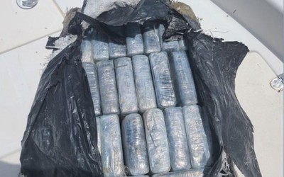 Đánh cá trên biển, người đàn ông vớt được thứ trị giá 16,5 tỷ đồng
