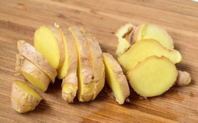 Lý do nam giới nên ăn 1 lát gừng vào buổi sáng