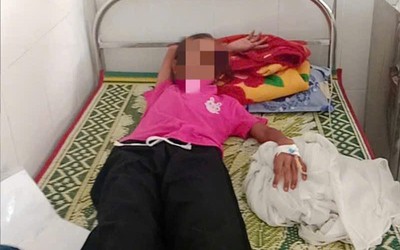 Sau bữa ăn sáng, 20 học sinh phải nhập viện cấp cứu