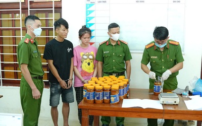 Chiêu trò của cặp đôi mua bán ma tuý từ nước ngoài về Việt Nam qua đường hàng không
