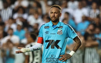 Lời kêu gọi bất ngờ của Ronaldo dành cho HLV Ancelotti về Neymar