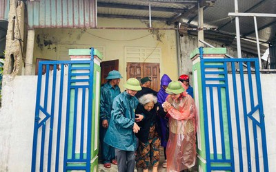 Hà Tĩnh: Khẩn trương sơ tán dân đến nơi an toàn trước khi bão số 10 đổ bộ