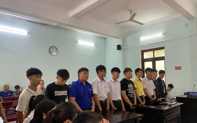 Truy đuổi khiến nạn nhân ngã từ tầng 3 xuống đất, nhóm "choai choai" lãnh án