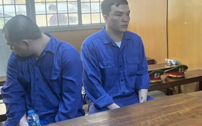 Ép nạn nhân cởi áo quay clip, dọa cho “uống axít”: 3 bị cáo lĩnh 46 năm tù