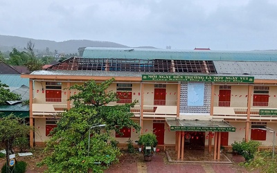 Nhiều trường học ở Nghệ An tan hoang sau bão Bualoi