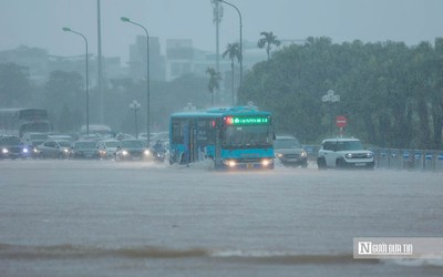 Hà Nội công bố tình huống khẩn cấp về thiên tai tại 2 xã ngoại thành