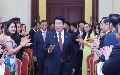 Chủ tịch nước gặp gỡ đại diện cộng đồng người Việt tại Trung Quốc