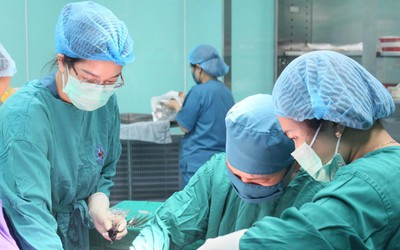 Người phụ nữ 22 tuổi nhập viện cấp cứu với vùng kín biến dạng
