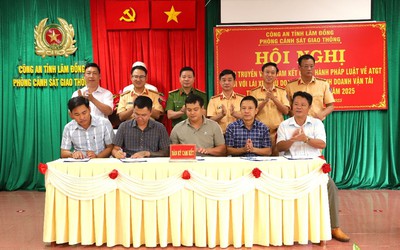 Hơn 100 tài xế, doanh nghiệp vận tải tại Lâm Đồng ký cam kết chấp hành pháp luật về ATGT