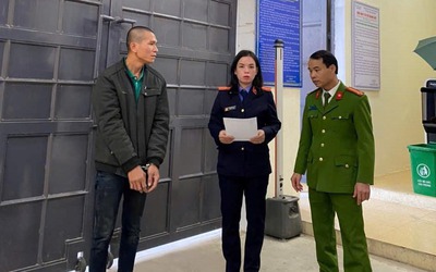 Mâu thuẫn, người đàn ông dùng ghế đánh bạn nhậu tử vong