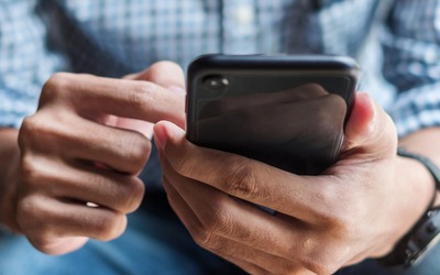 Ngủ dậy, người đàn ông sốc nặng khi tài khoản ngân hàng không còn đồng nào