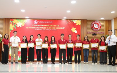 Ấm áp Xuân Bính Ngọ cùng Lễ trao học bổng nhân dịp Tết Nguyên đán năm 2026 tại Cơ sở II Trường ĐH Ngoại thương