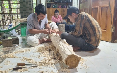 Chuyện về khối trầm hương 15kg được trả giá 600 triệu đồng và bí mật phía sau nghề xoi trầm