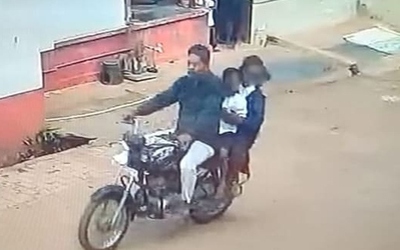 Bắt cóc 2 học sinh, người đàn ông gặp tai nạn xe máy