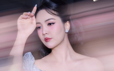 Á hậu Thụy Vân nổi bật với phong cách mới ở tuổi U40