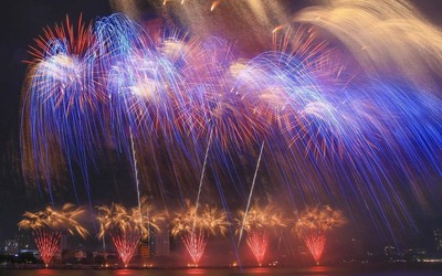 Trận địa pháo hoa lớn chưa từng có ở Hà Nội mừng thành công Đại hội Đảng XIV