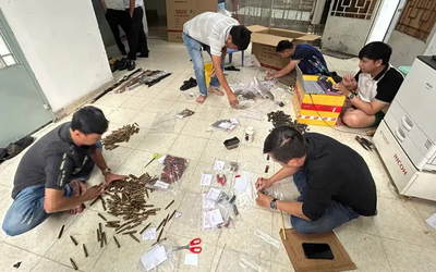 Triệt phá đường dây mua bán, tàng trữ vũ khí quân dụng quy mô lớn, khởi tố 13 bị can