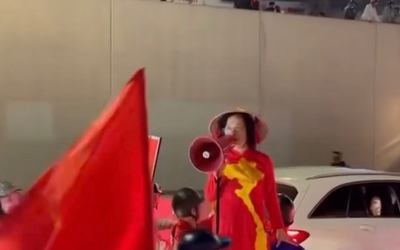 Hô "Đua xe nhé, công an ngủ hết rồi,...", người phụ nữ được mời lên phường