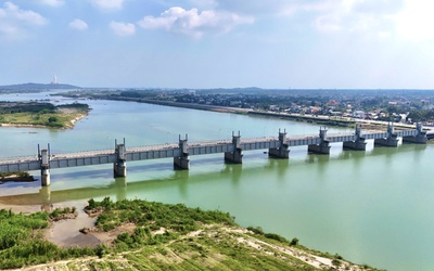 Đập dâng sông Trà Khúc gần 1.500 tỷ đồng hối hả thi công nước rút, nỗ lực thông xe trước Tết 2026