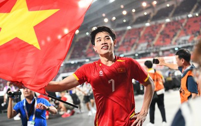 Cầu thủ Đình Bắc “mất ngủ” vì một lời hứa của ca sĩ Quân A.P