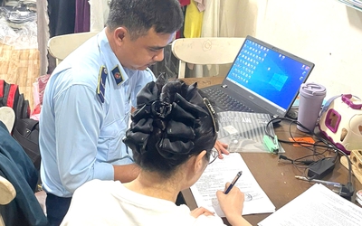 Giáp Tết Đà Nẵng, hàng hiệu giả len lỏi tràn từ mạng xã hội ra chợ phố