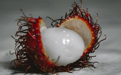 Cậu bé 5 tuổi tử vong thương tâm sau khi ăn quả chôm chôm