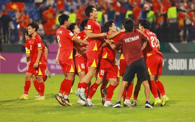 Bản lĩnh của U23 Việt Nam khiến CĐV châu Á "ngả mũ"
